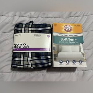 Room Essentials Microfiber Sheet Set and mattress protector